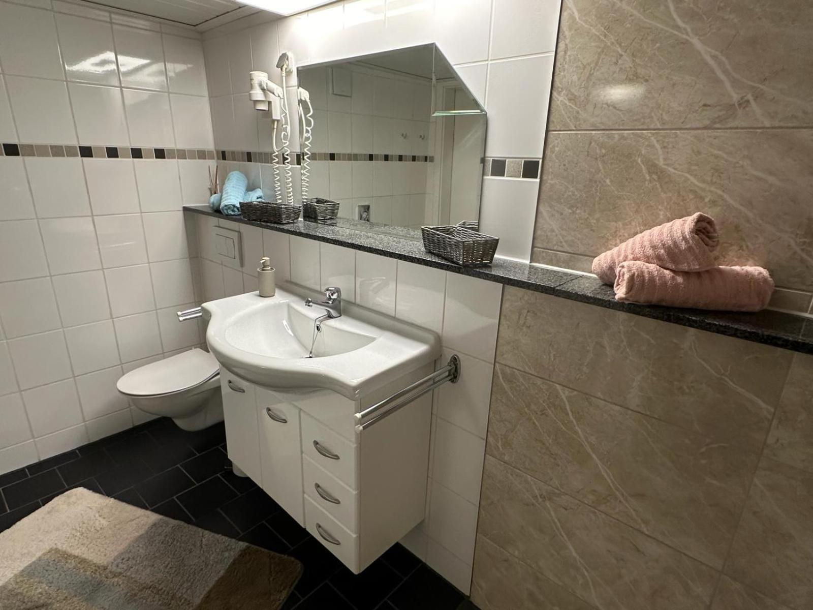 Christels Ferienwohnung 1 In Thale Mit Sonnenterrasse Und Grill Bagian luar foto