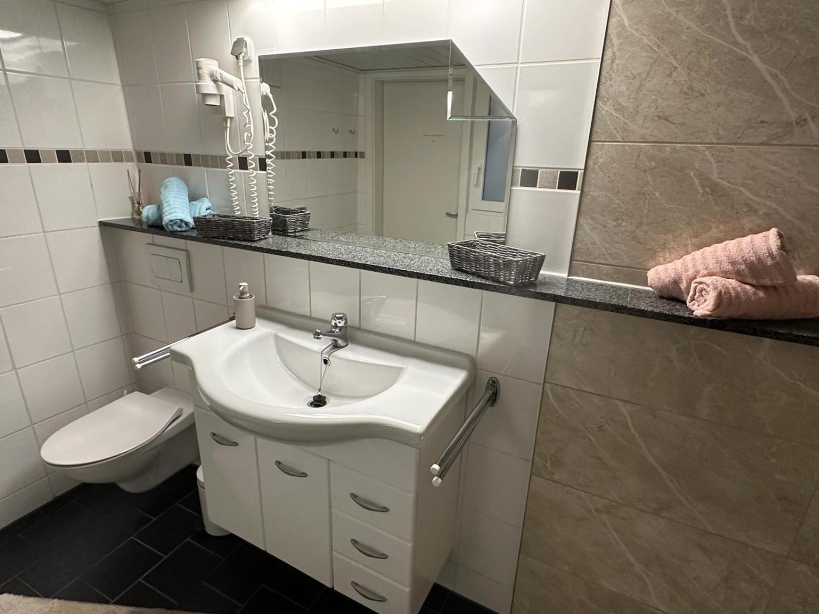 Christels Ferienwohnung 1 In Thale Mit Sonnenterrasse Und Grill Bagian luar foto